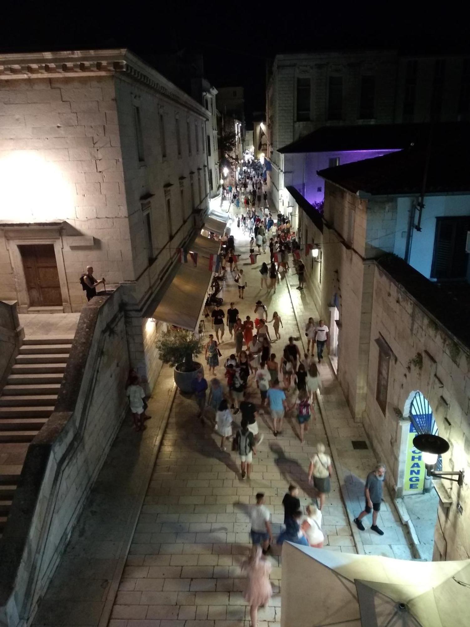 Nena City Center Apartment Zadar Buitenkant foto